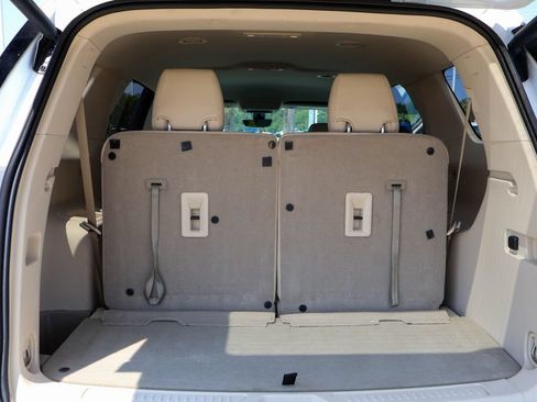 Used 2021 GMC Acadia Denali w/ Denali Technology Package FWD image 30