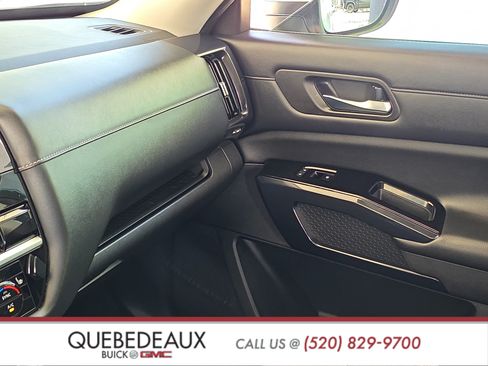 Used 2022 Nissan Pathfinder SV FWD image 22