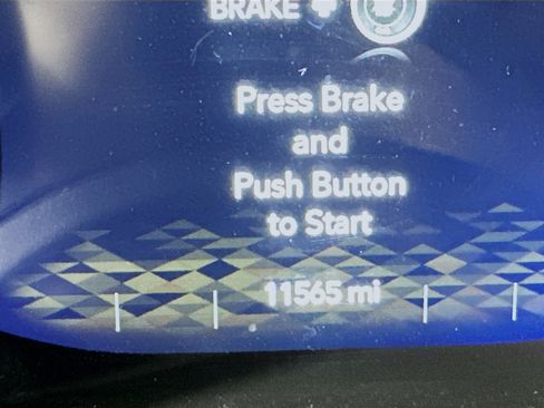 Used 2025 Jeep Wrangler Sahara image 18