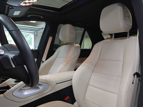 Used 2025 Mercedes-Benz GLE 450 4MATIC image 25