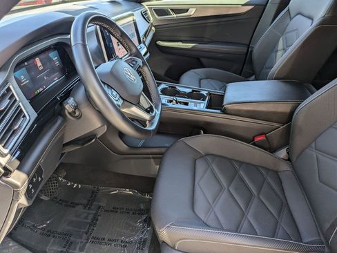 Used 2025 Volkswagen Atlas Cross Sport SE image 24