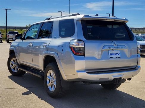 Used 2021 Toyota 4Runner SR5 Premium image 3