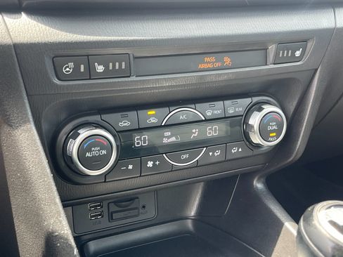 Used 2018 MAZDA MAZDA3 Grand Touring w/ Premium Equipment Package FWD image 22