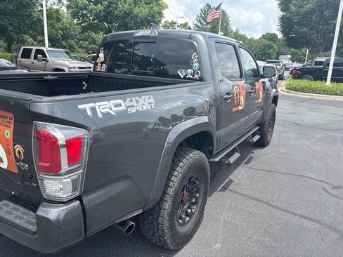 Used 2020 Toyota Tacoma TRD Sport AWD/4WD image 8