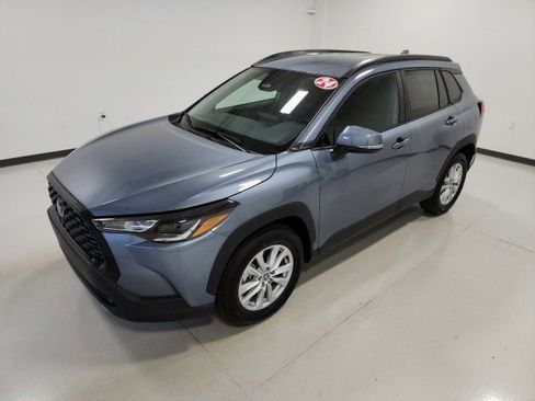 Certified 2024 Toyota Corolla Cross LE AWD/4WD image 8