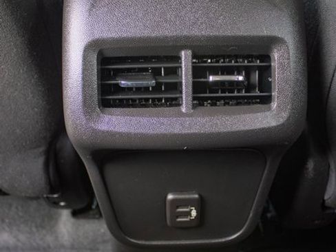 Used 2024 Chevrolet Equinox LT image 13