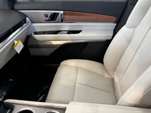 New 2026 Cadillac Vistiq Luxury AWD/4WD image 23