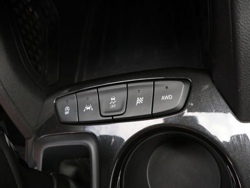 Used 2025 Chevrolet TrailBlazer LT AWD/4WD image 26