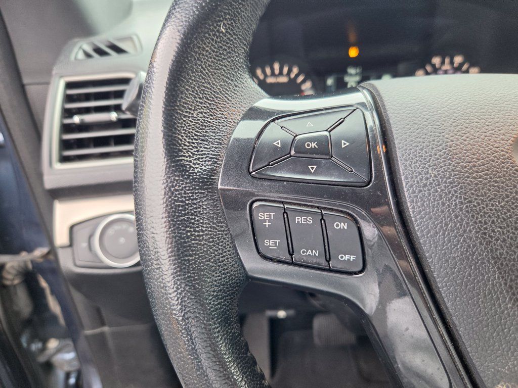 Used 2018 Ford Explorer XLT AWD/4WD image 15