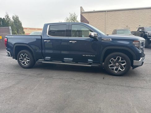 Used 2022 GMC Sierra 1500 SLT w/ SLT Premium Package image 8