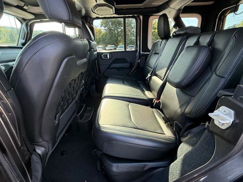 Used 2022 Jeep Wrangler Unlimited Rubicon 4xe w/ Dual Top Group AWD/4WD image 31