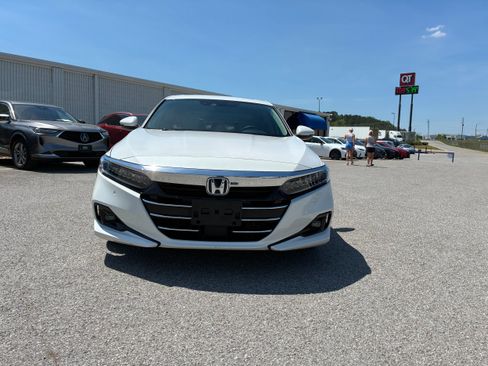 Used 2022 Honda Accord Touring image 9