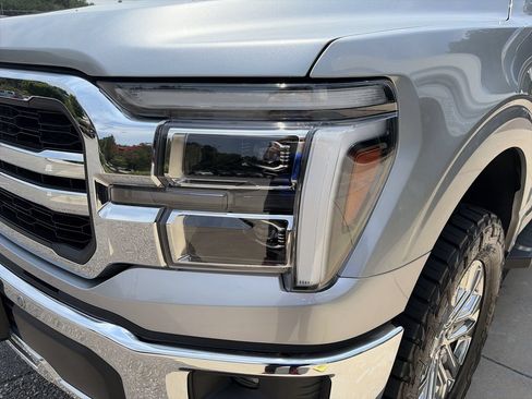Used 2025 Ford F150 Lariat w/ Equipment Group 501A Mid AWD/4WD image 11