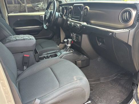 Used 2020 Jeep Gladiator Sport w/ Quick Order Package 24S AWD/4WD image 28