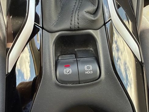 Used 2021 Toyota Corolla LE FWD image 15