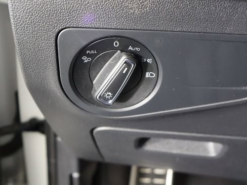 Used 2022 Volkswagen Tiguan SEL R-Line image 39