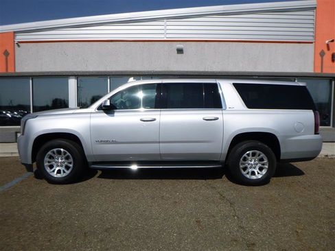 Used 2019 GMC Yukon XL SLT w/ Open Road Package image 2