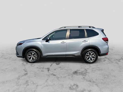 Used 2023 Subaru Forester Premium AWD/4WD image 5