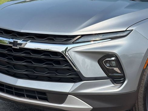 Used 2023 Chevrolet Blazer LT FWD image 12