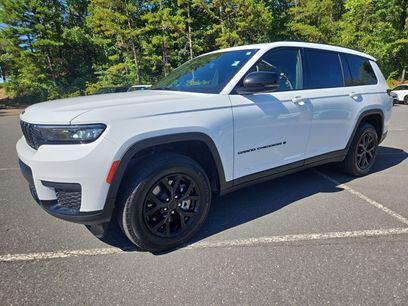 Used 2024 Jeep Grand Cherokee L Laredo