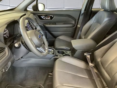 Used 2025 Subaru Forester Limited image 7