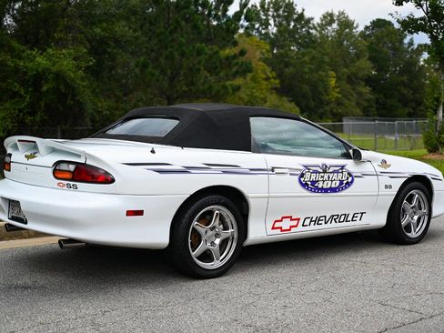 Used 2000 Chevrolet Camaro Z28 w/ SS Performance/Appearance Pkg image 29