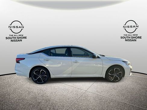 New 2025 Nissan Altima 2.5 SR w/ SR Premium Package AWD/4WD image 5