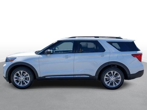 Used 2023 Ford Explorer XLT w/ Equipment Group 202A AWD/4WD image 5