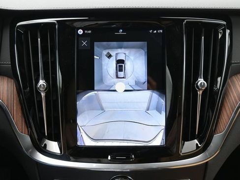 New 2026 Volvo V60 B5 Cross Country Ultra w/ Protection Package Premier AWD/4WD image 23