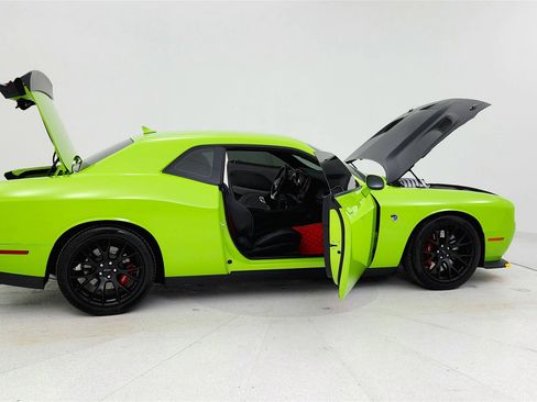 Used 2015 Dodge Challenger SRT Hellcat image 25