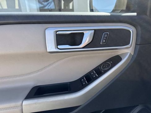 Used 2023 Ford Explorer XLT w/ Equipment Group 202A RWD image 20