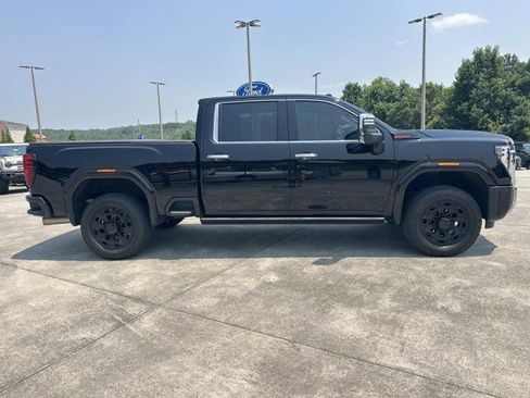 Used 2024 GMC Sierra 2500 Denali w/ Technology Package AWD/4WD image 8