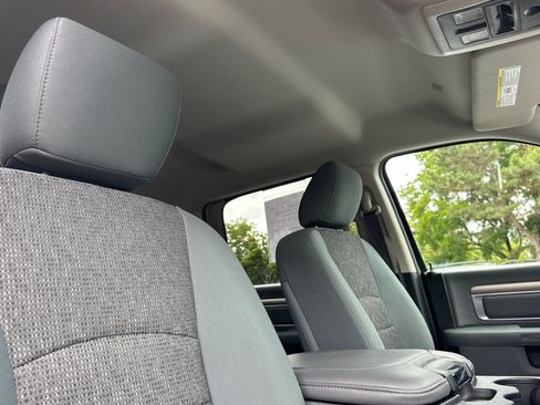 Used 2018 RAM 1500 Classic SLT w/ Luxury Group AWD/4WD image 18