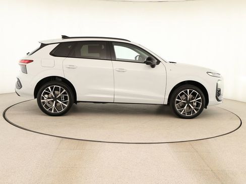 New 2026 Audi Q3 quattro 2.0T image 8