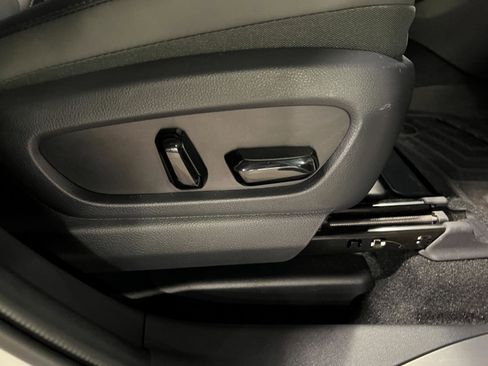 Used 2025 Lexus RZ 450e image 39