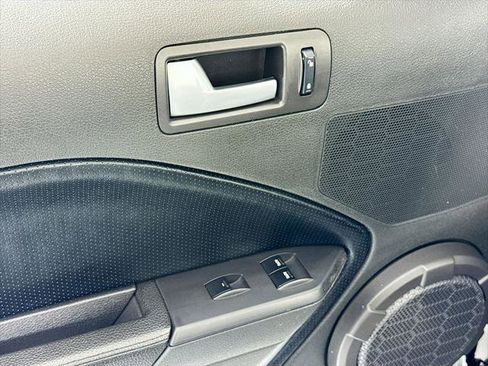 Used 2009 Ford Mustang Shelby GT500 RWD image 31