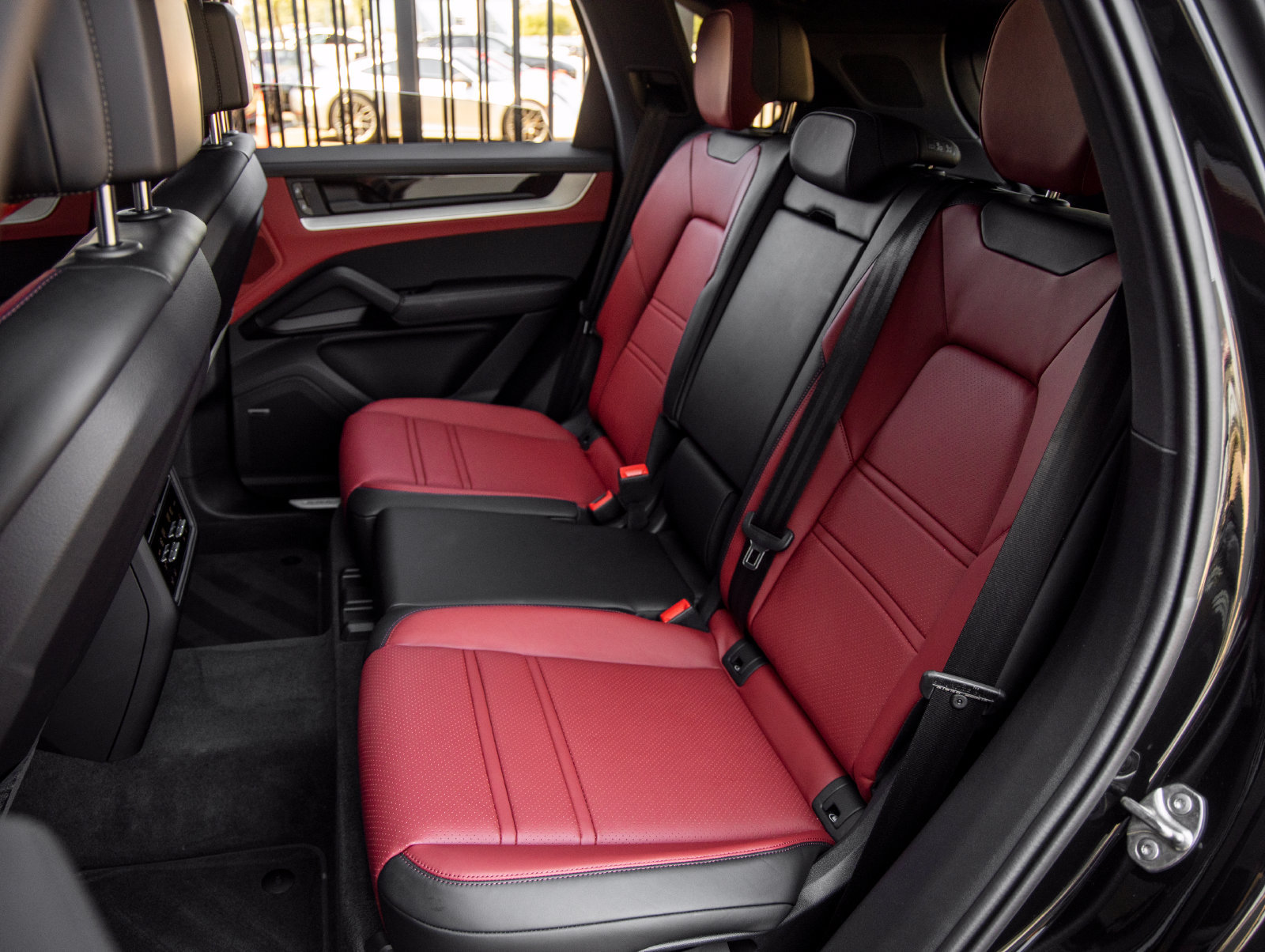 Certified 2026 Porsche Cayenne AWD/4WD image 36