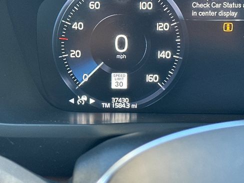 Used 2022 Volvo XC90 T6 Momentum w/ Advanced Package image 28