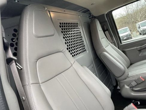 New 2025 Chevrolet Express 2500 Work Van w/ Driver Convenience Package image 30