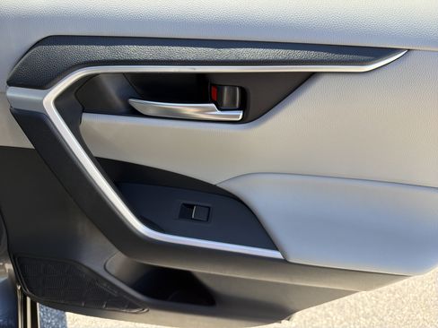 Certified 2020 Toyota RAV4 XLE Premium FWD image 26