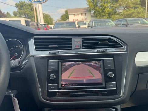 Used 2020 Volkswagen Tiguan S FWD image 25