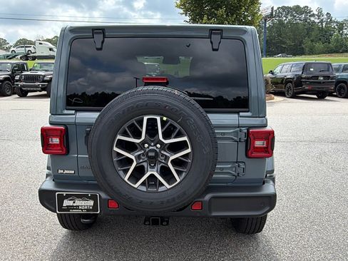 New 2026 Jeep Wrangler Unlimited Sahara AWD/4WD image 9