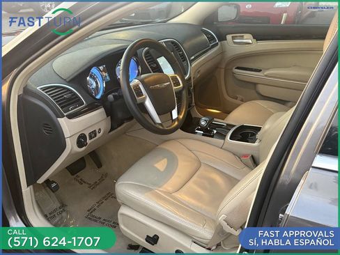 Used 2014 Chrysler 300 w/ Driver Convenience Group RWD image 15