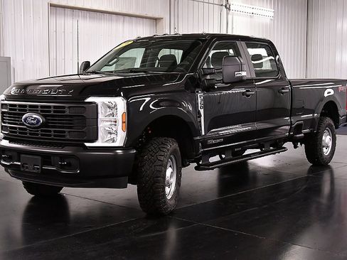 New 2026 Ford F350 XL image 3
