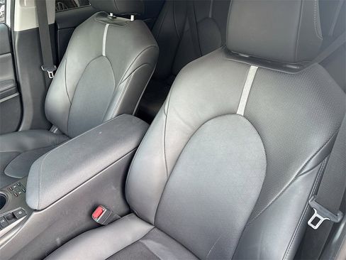 Used 2024 Toyota Camry XSE image 21