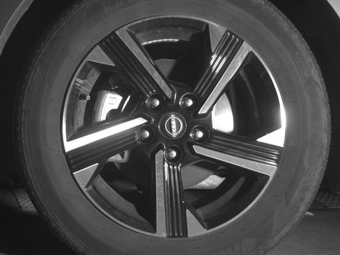 Used 2025 Nissan Sentra SV image 11