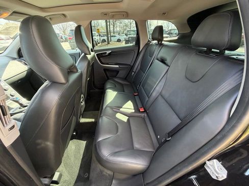 Used 2016 Volvo XC60 T6 Platinum w/ Climate Package image 17