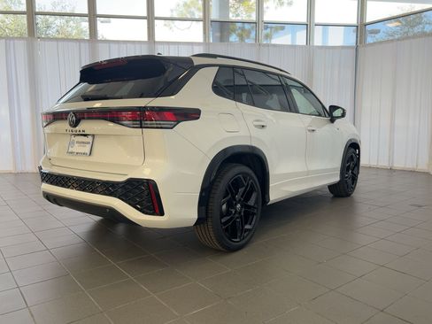 New 2026 Volkswagen Tiguan SE R-Line image 9