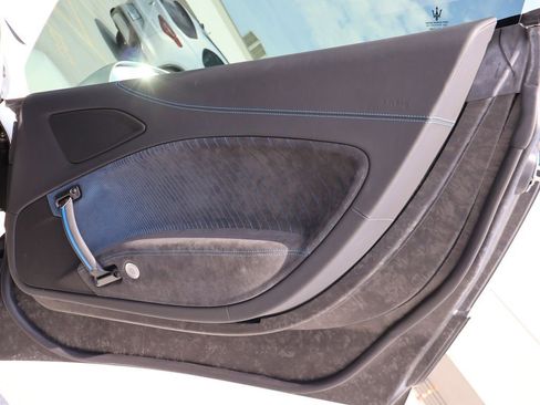Used 2022 Maserati MC20 Coupe RWD image 16