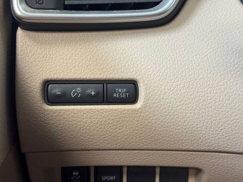 Used 2016 Nissan Rogue S FWD image 31